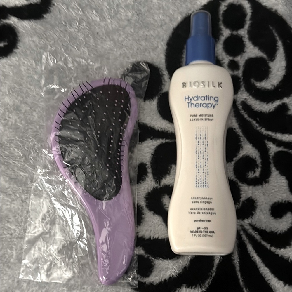Biosilk Hydrating Therapy Leave in Spray & Karma Beauty Detangling Brush! New